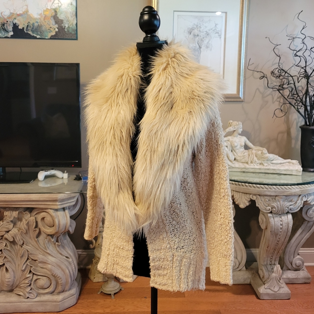 Guess Faux Fur Collar Sweater Cardigan  in xxs - Picture 5 of 12